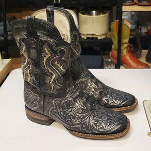 Men's Size 10 Hand Engraved Cowboy Boots